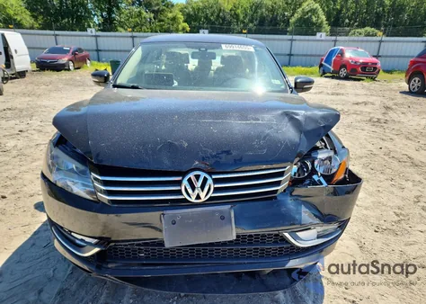 2015 Volkswagen Passat S z USA, uszkodzony, nr VIN 1VWAS7A39FC104166
